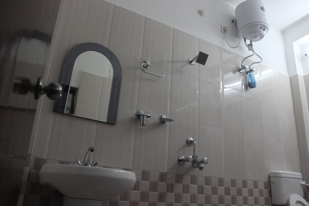 Hotel Kanishka Варанаси Номер фото